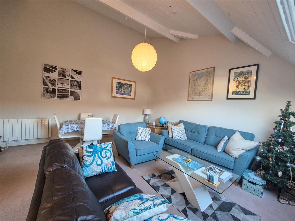 Property photo 3 of 8 20251222_105445.Jpg