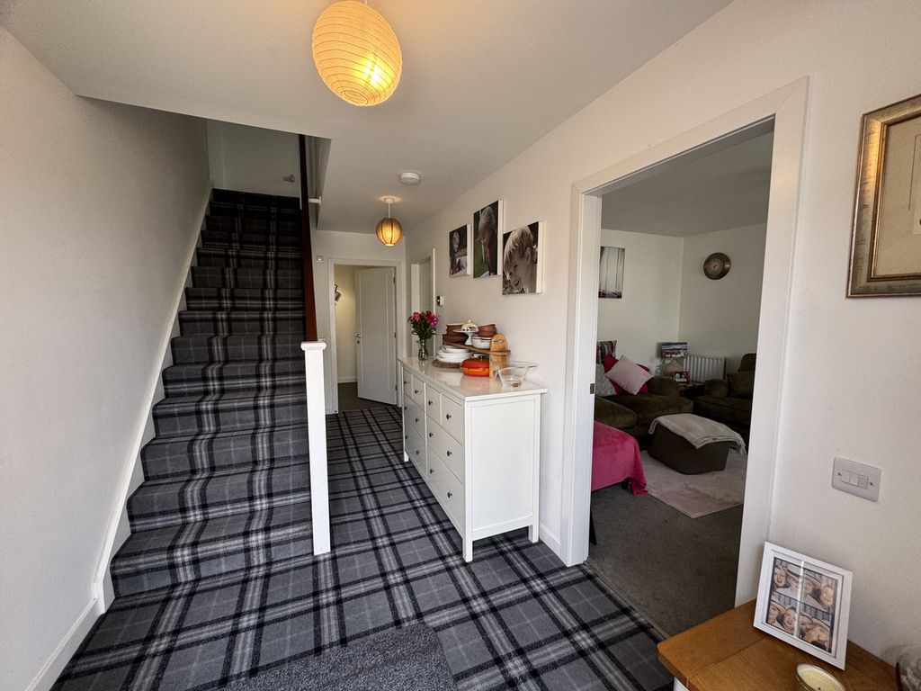 Property photo 3 of 25