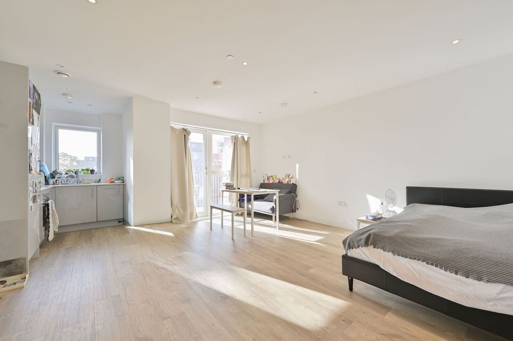 Property photo 1 of 7