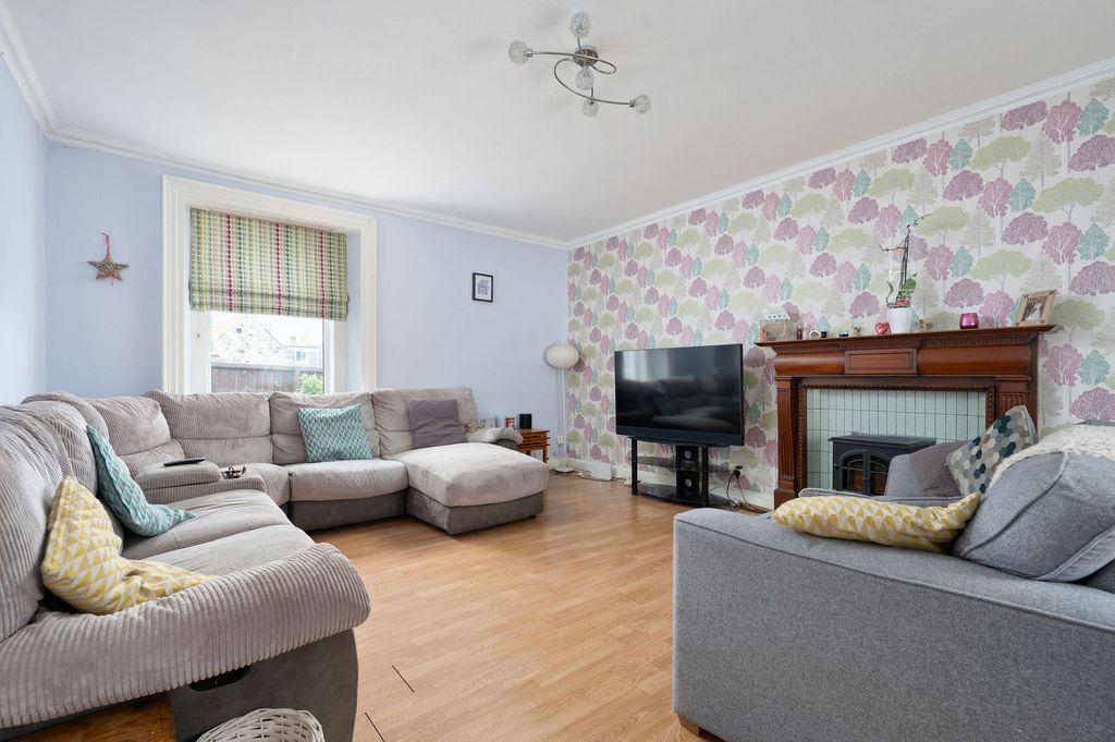 Property photo 2 of 22