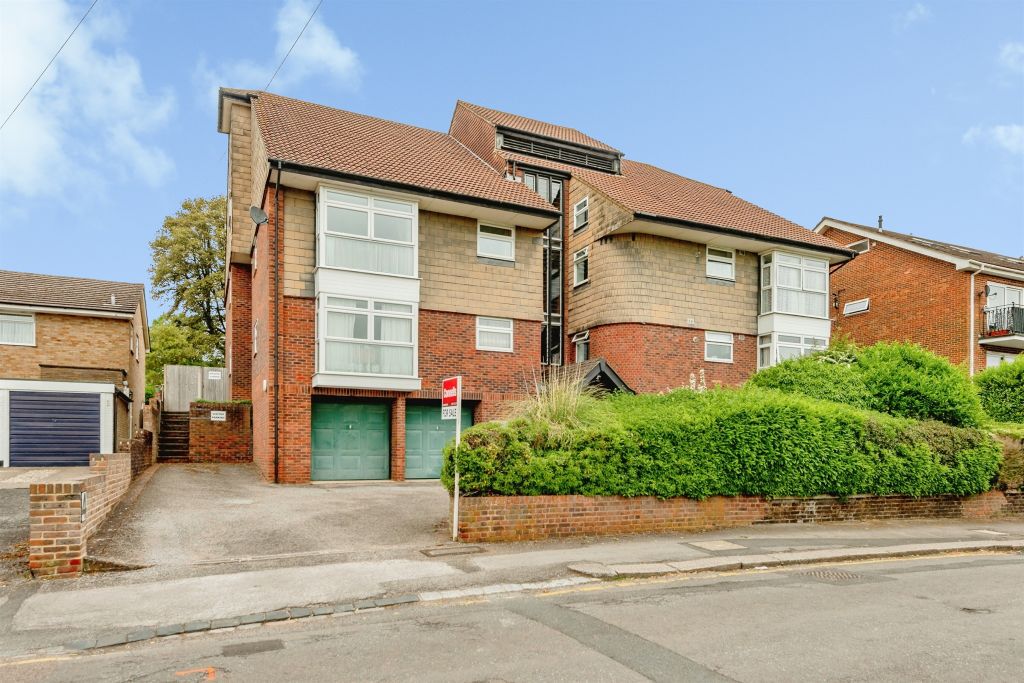 Property photo 1 of 12