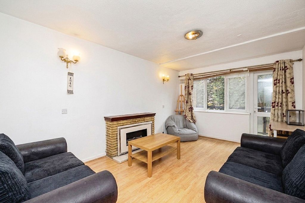 Property photo 1 of 19 Pbox-Img.Jpg