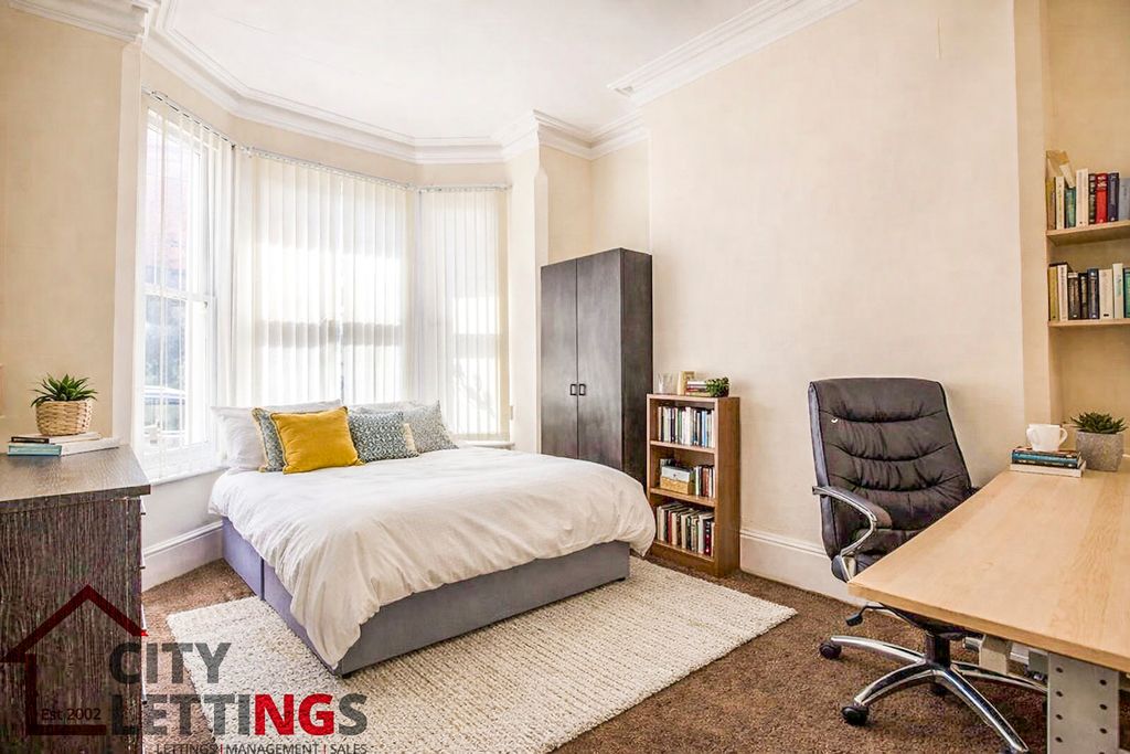 Property photo 3 of 11 Img_4488_1_Original_1