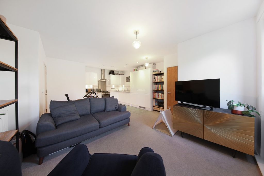 Property photo 3 of 9