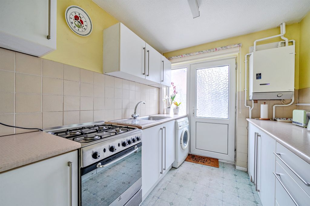 Property photo 2 of 12