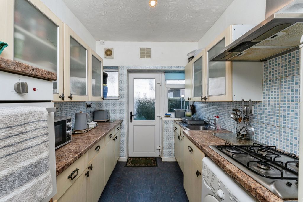 Property photo 3 of 12 Pbox-Img.Jpg