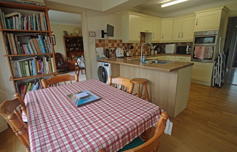 Property photo 3 of 19 Kitchen Breakfast Room