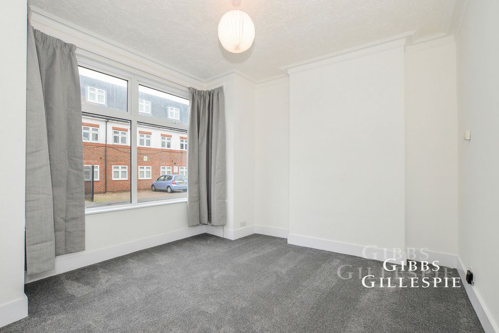 Property photo 3 of 12 Pbox-Img.Jpg