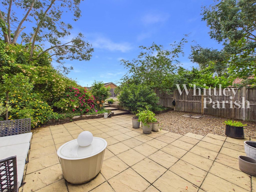 Property photo 2 of 25