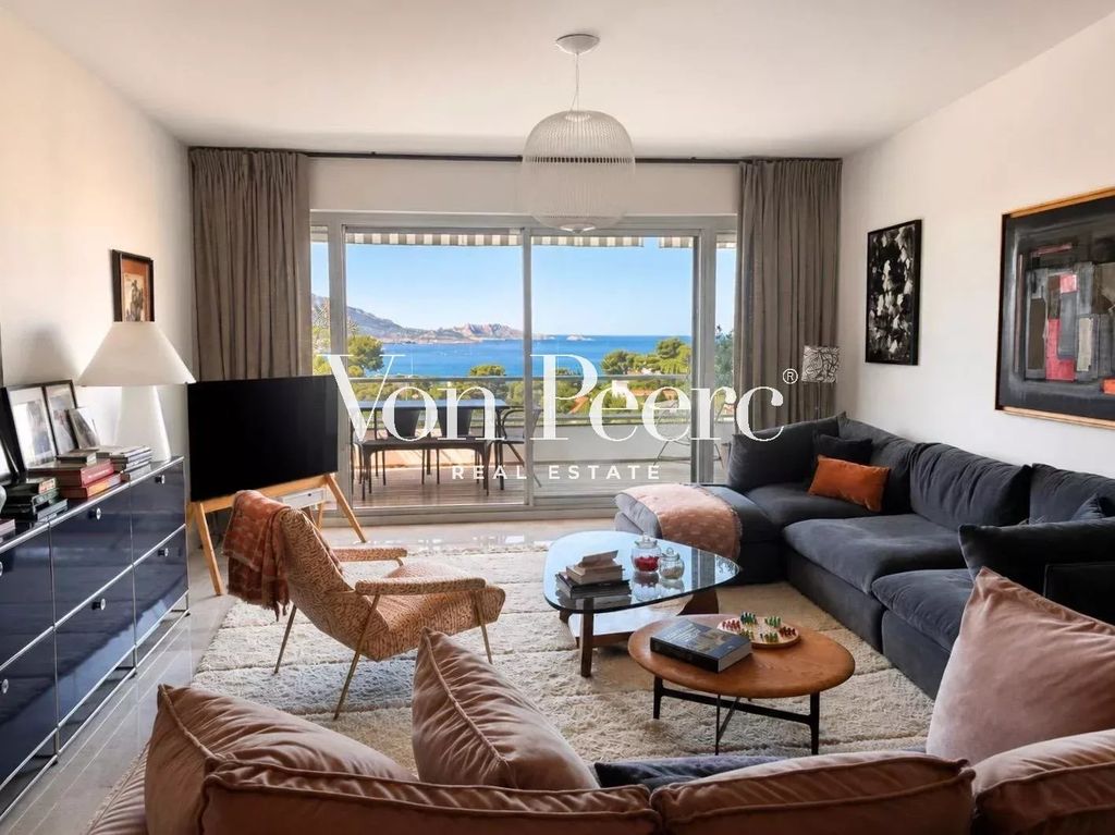 Property photo 1 of 9 Prestigious Apartment In Marseille With Panoramic Views