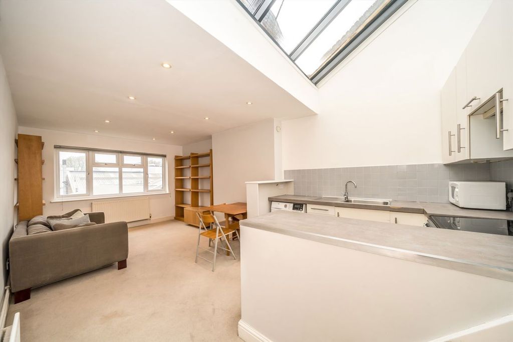 Property photo 2 of 6