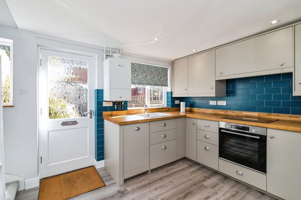 Property photo 2 of 20 Kitchen