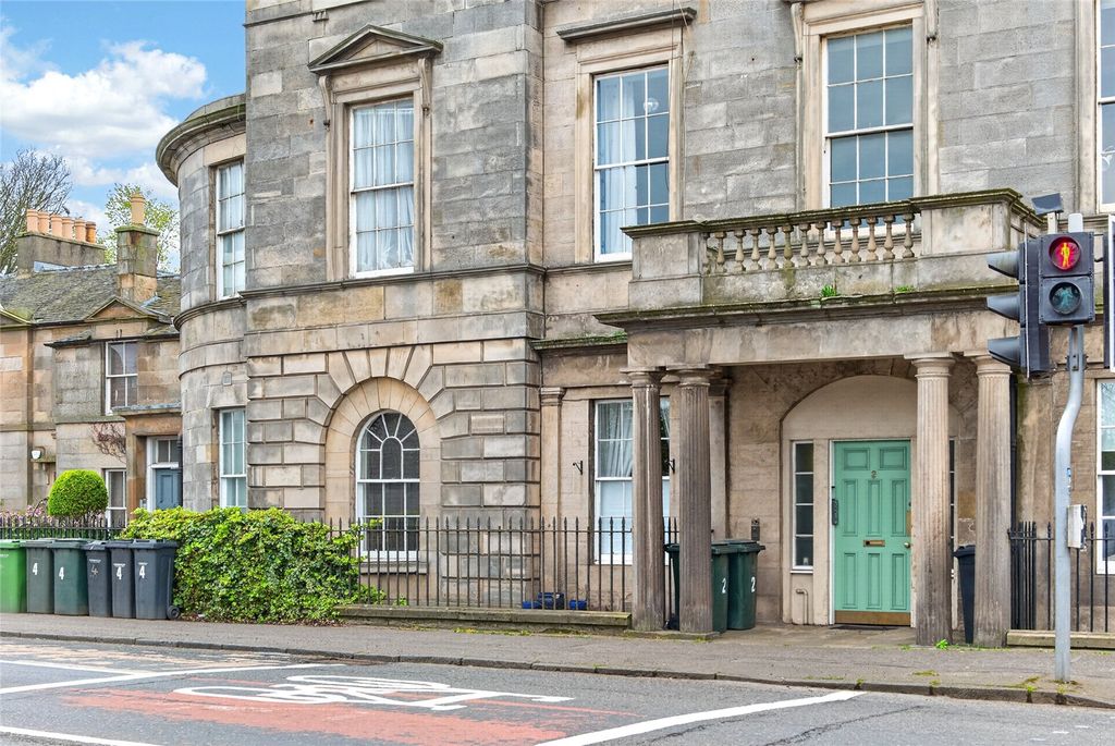 Property photo 1 of 19 2Gf Seafield Road