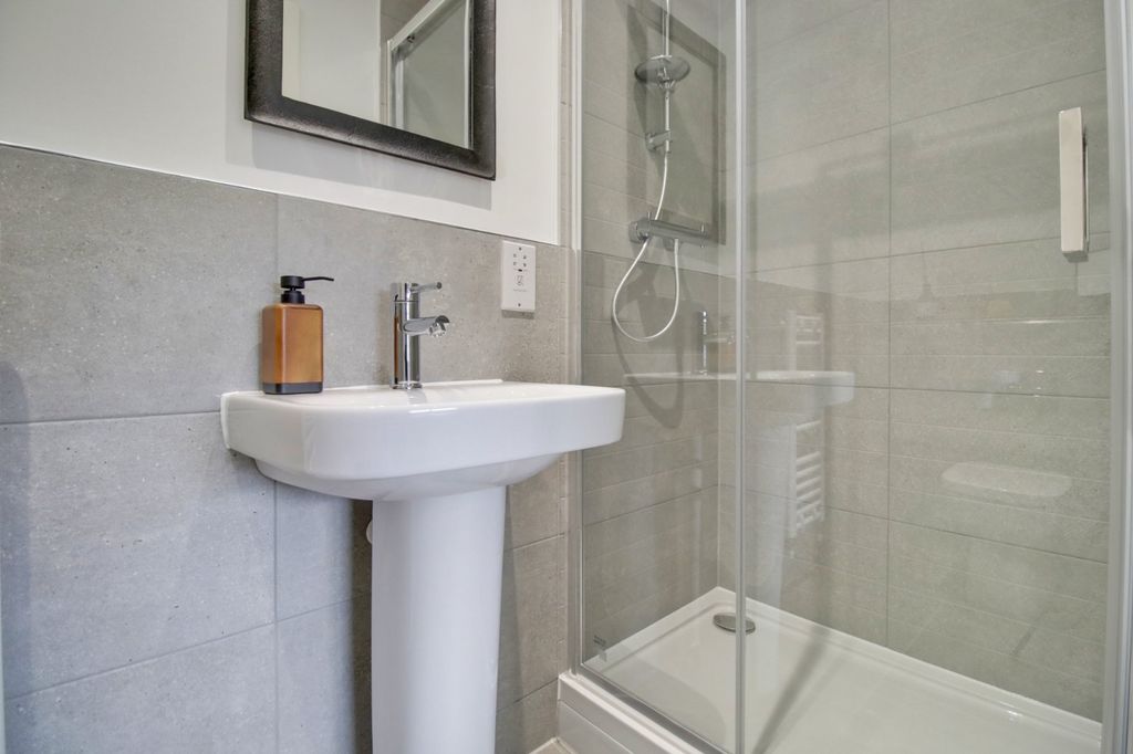 Additional image 23 of 4 bed detached house to rentPark Meadow Lane, Leeds, West Yorkshire LS12