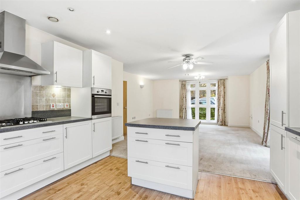 Property photo 3 of 16 1581979516 - 8.Jpg