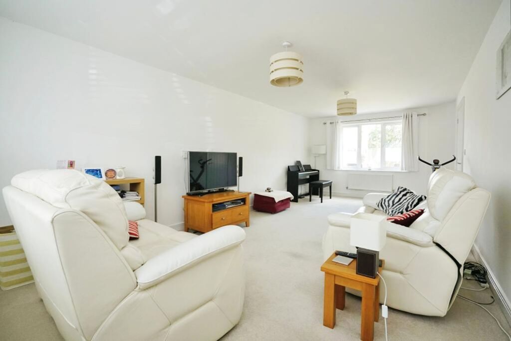 Property photo 3 of 20