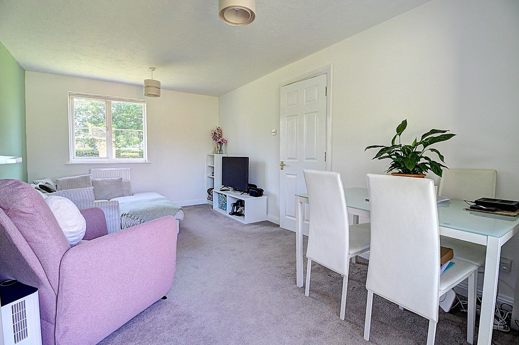 Property photo 3 of 17 Lounge Dining Room
