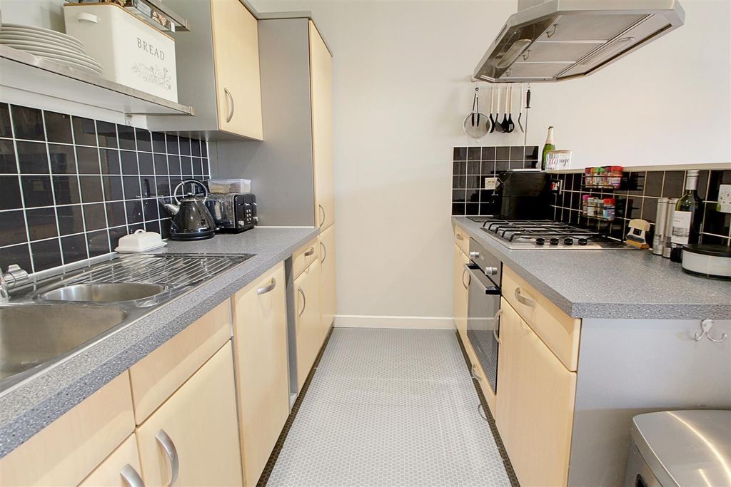 Property photo 3 of 15 Img_1674-Img_1676.Jpg