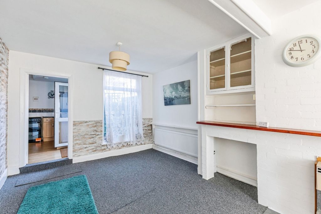 Property photo 3 of 20 Pbox-Img.Jpg