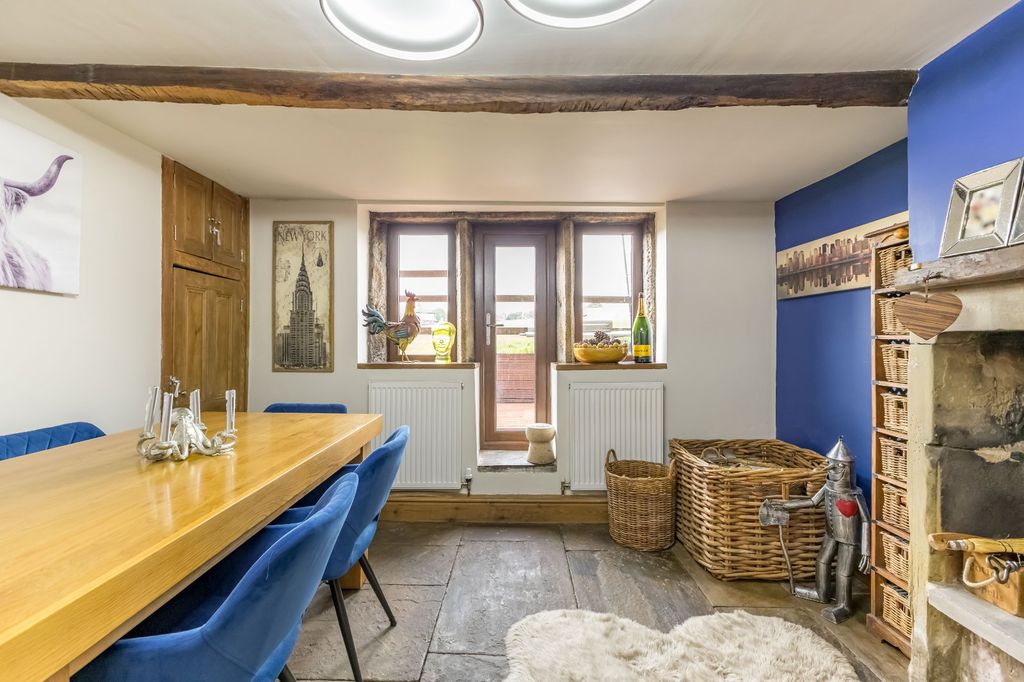 Property photo 3 of 18 Dining Room