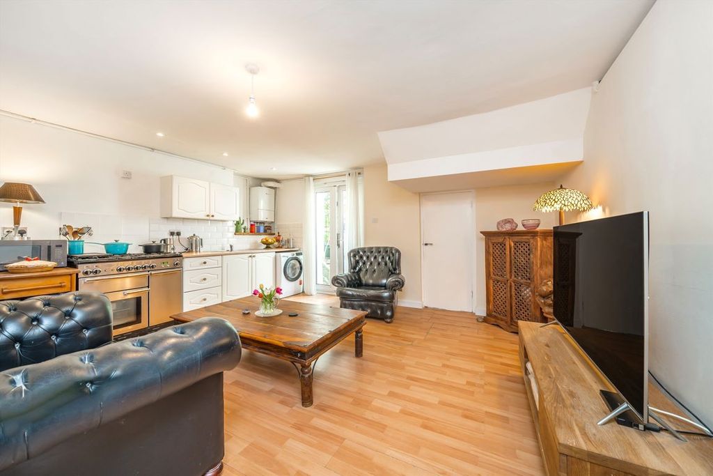Property photo 2 of 5