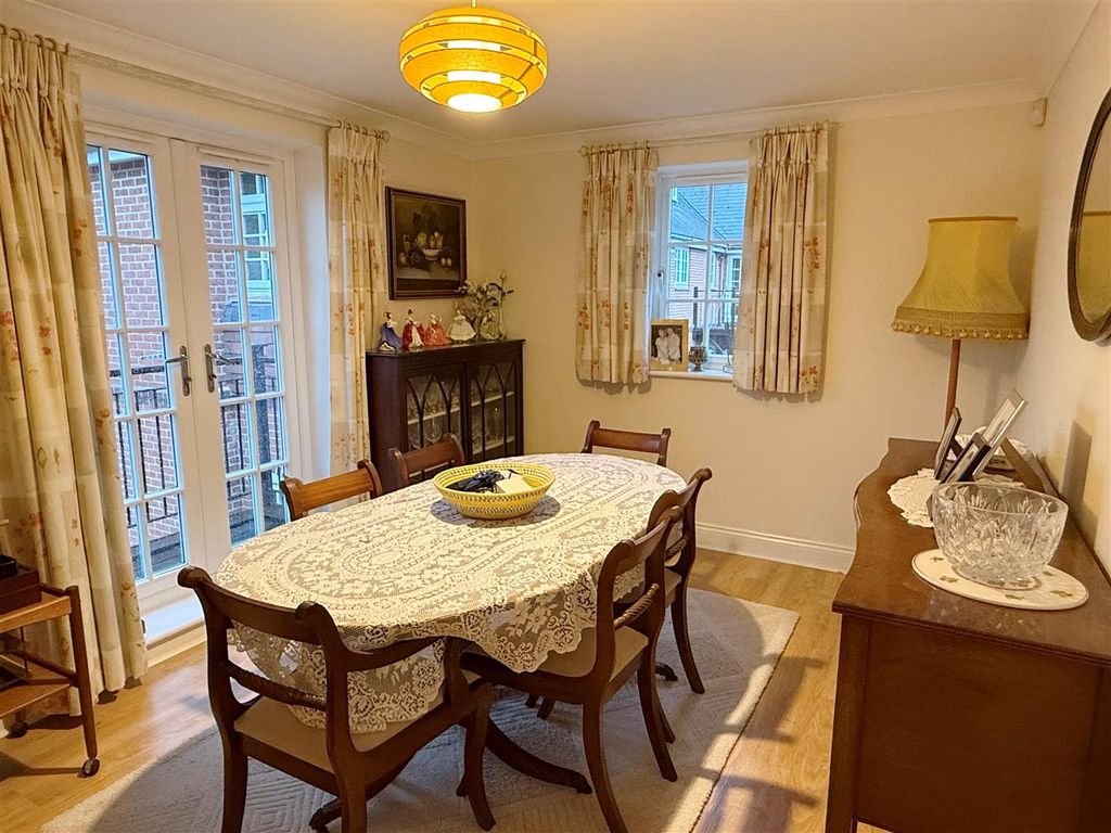 Property photo 3 of 23 Dining 1.Jpg
