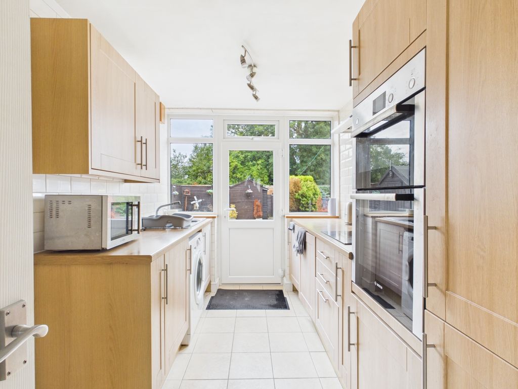 Property photo 3 of 10 Cam05017G0-Pr0486-Still004