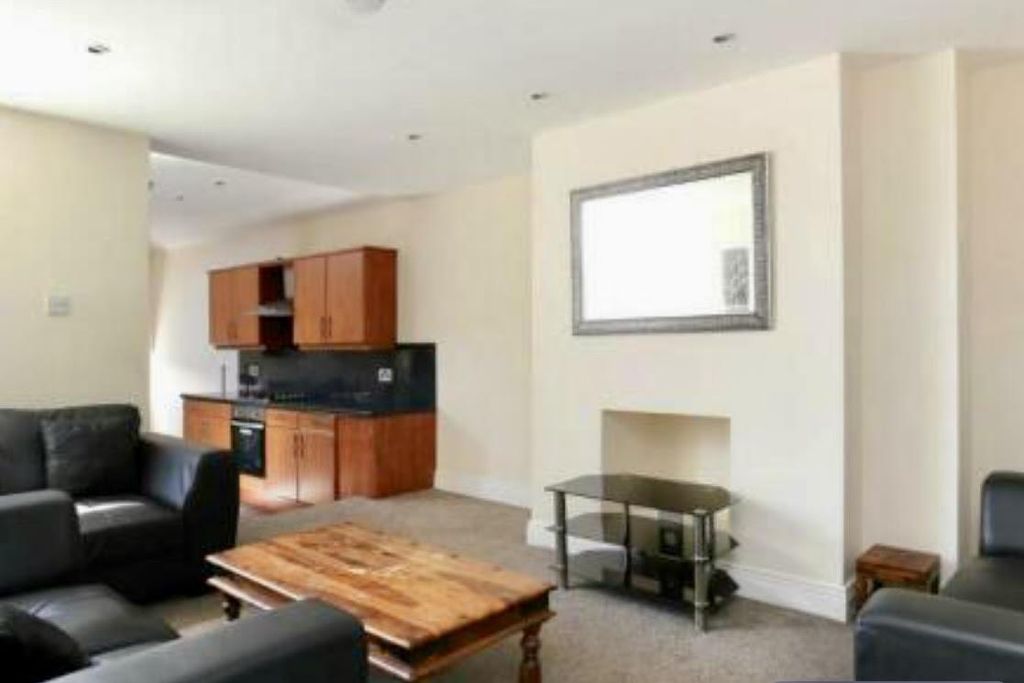 Property photo 1 of 10 Lounge.Jpg