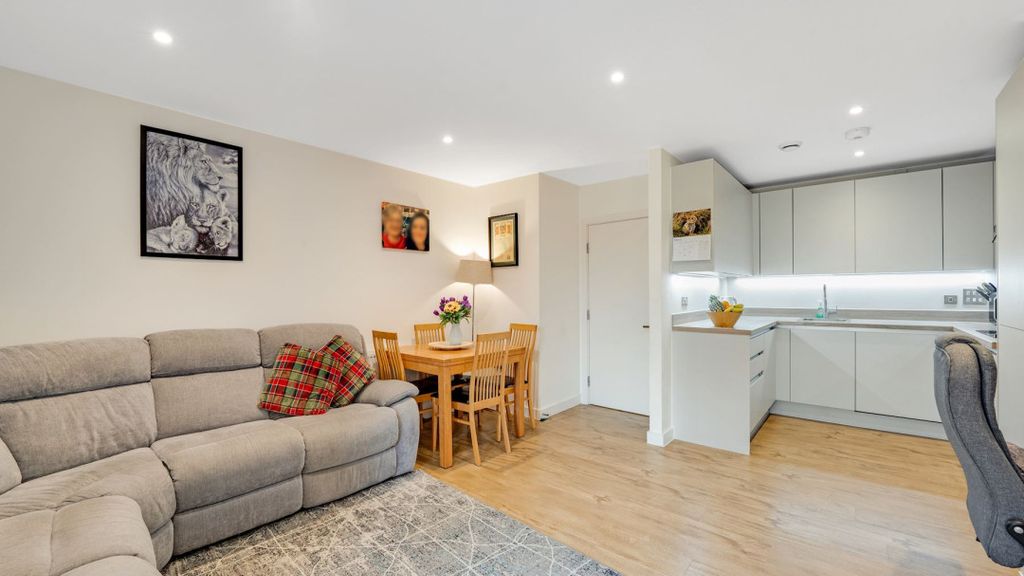 Property photo 3 of 12