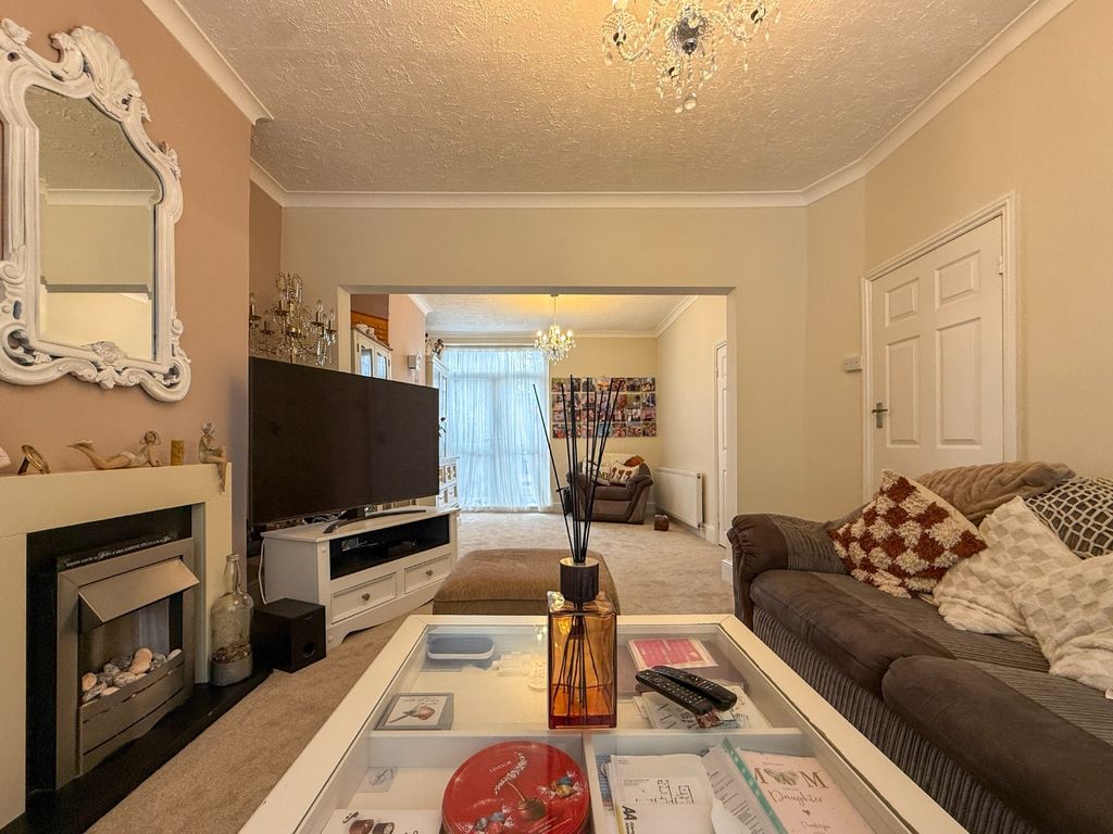 Property photo 3 of 20 3755054