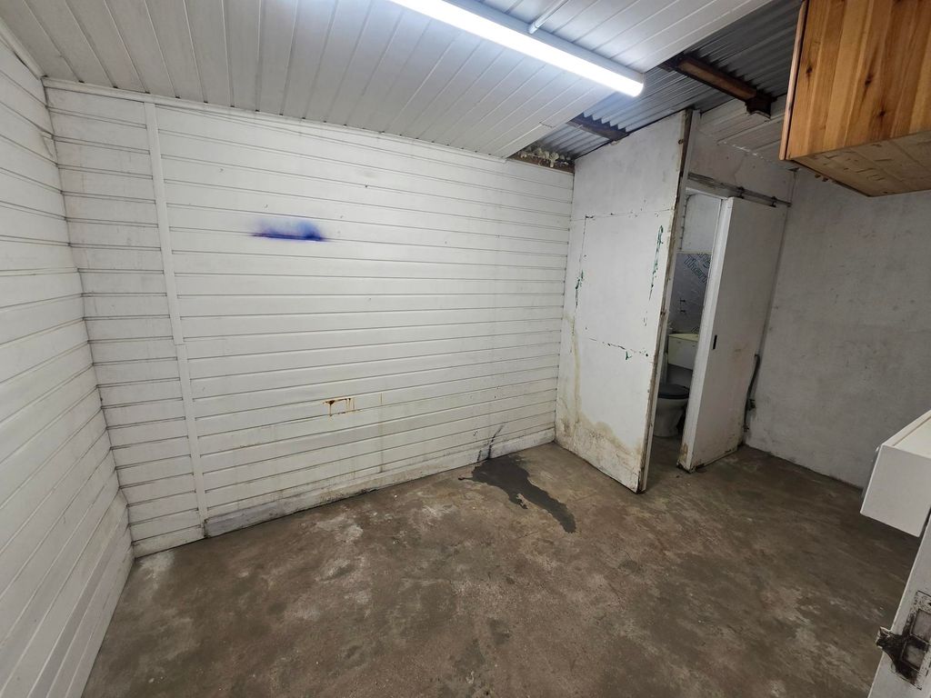 Property photo 3 of 4