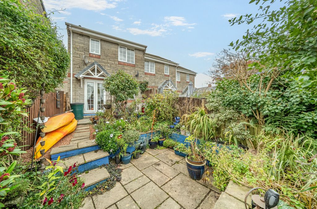 Property photo 2 of 11 1372059-5-68F8F83...