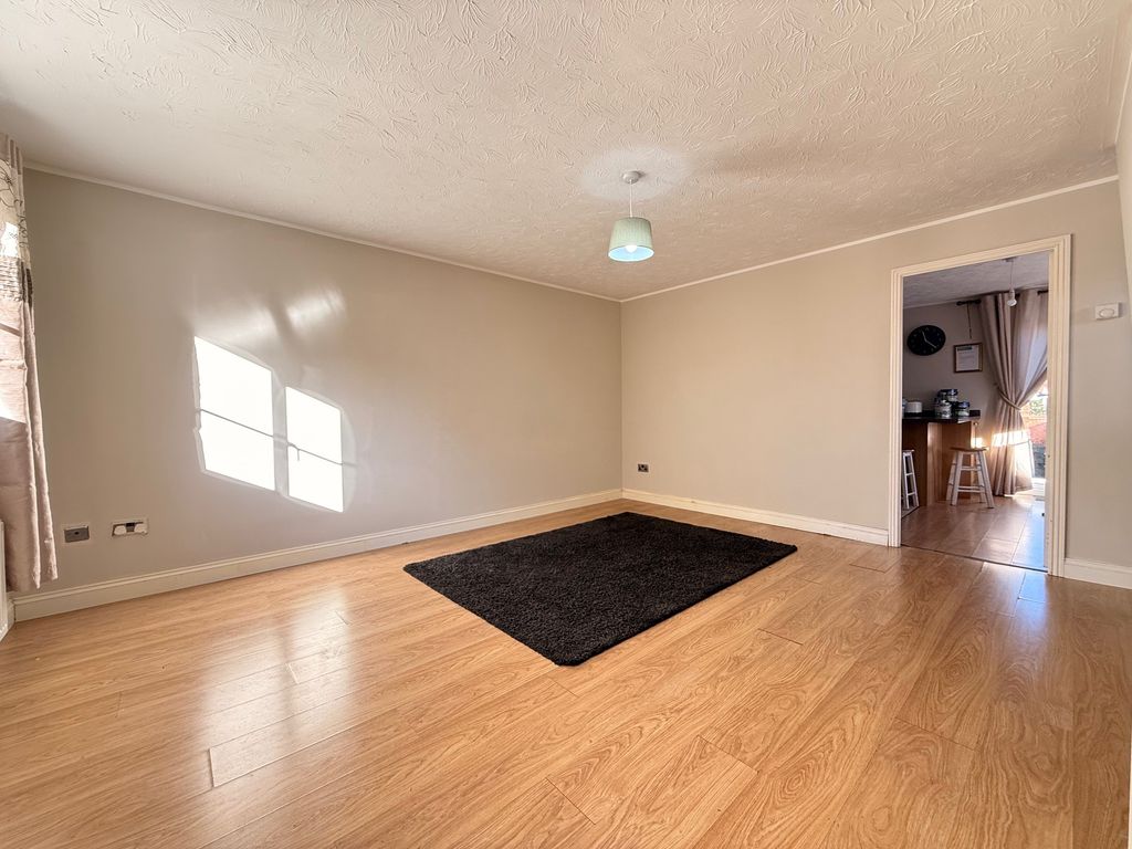 Property photo 2 of 12 Living Room