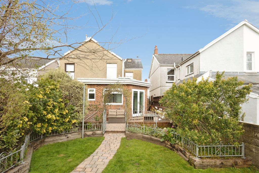 Property photo 3 of 20 Pbox-Img.Jpg