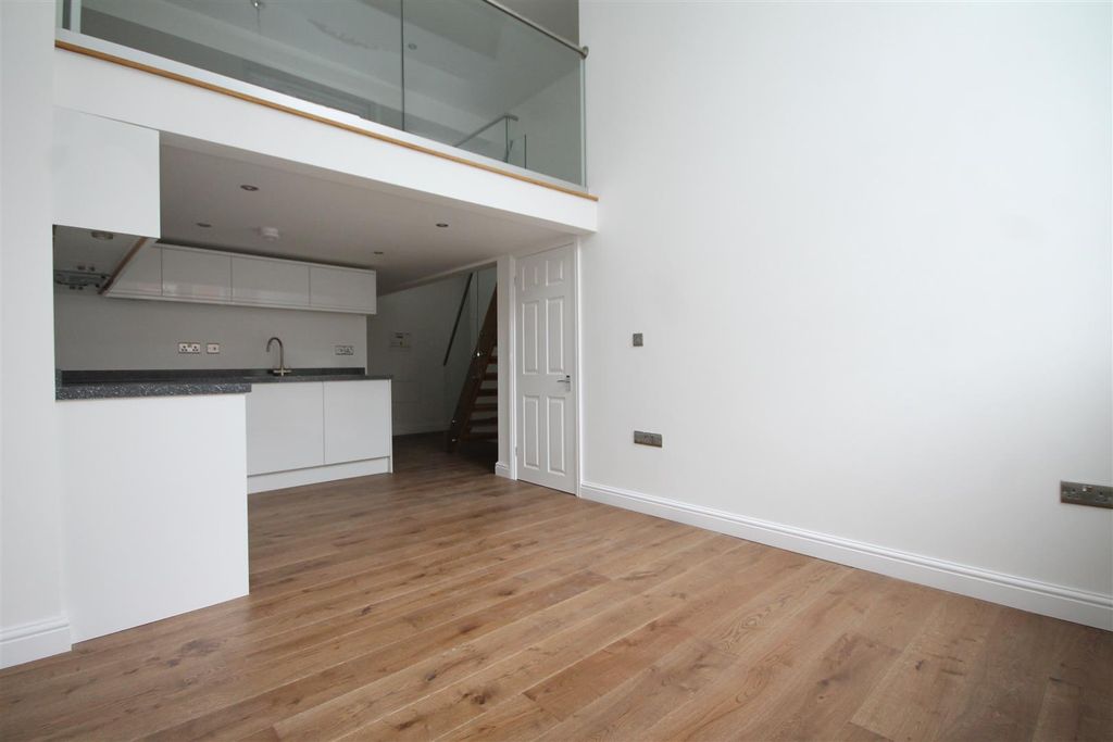 Property photo 1 of 7 Kitchen