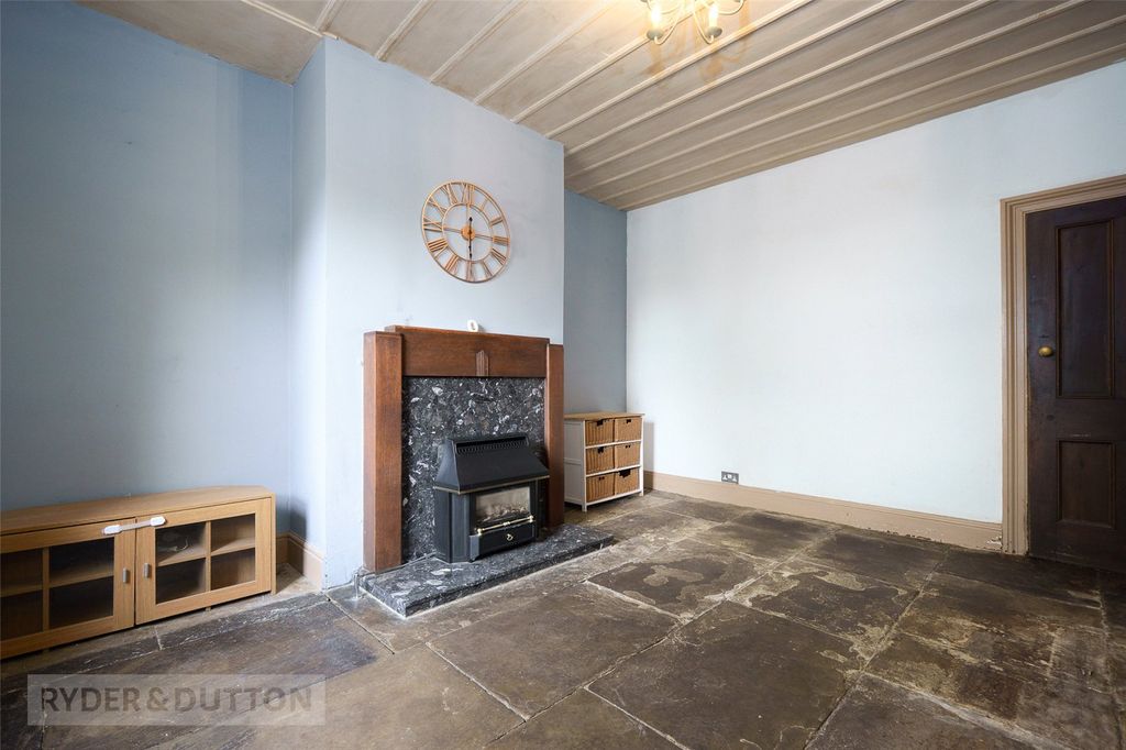 Property photo 3 of 14 Living Room