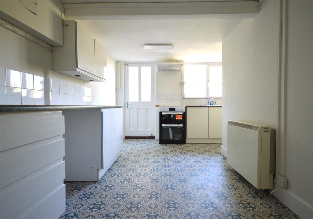 Property photo 3 of 13 Kitchen