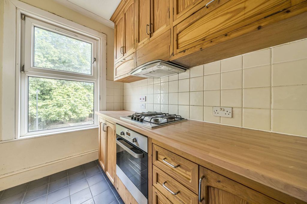 Property photo 3 of 23