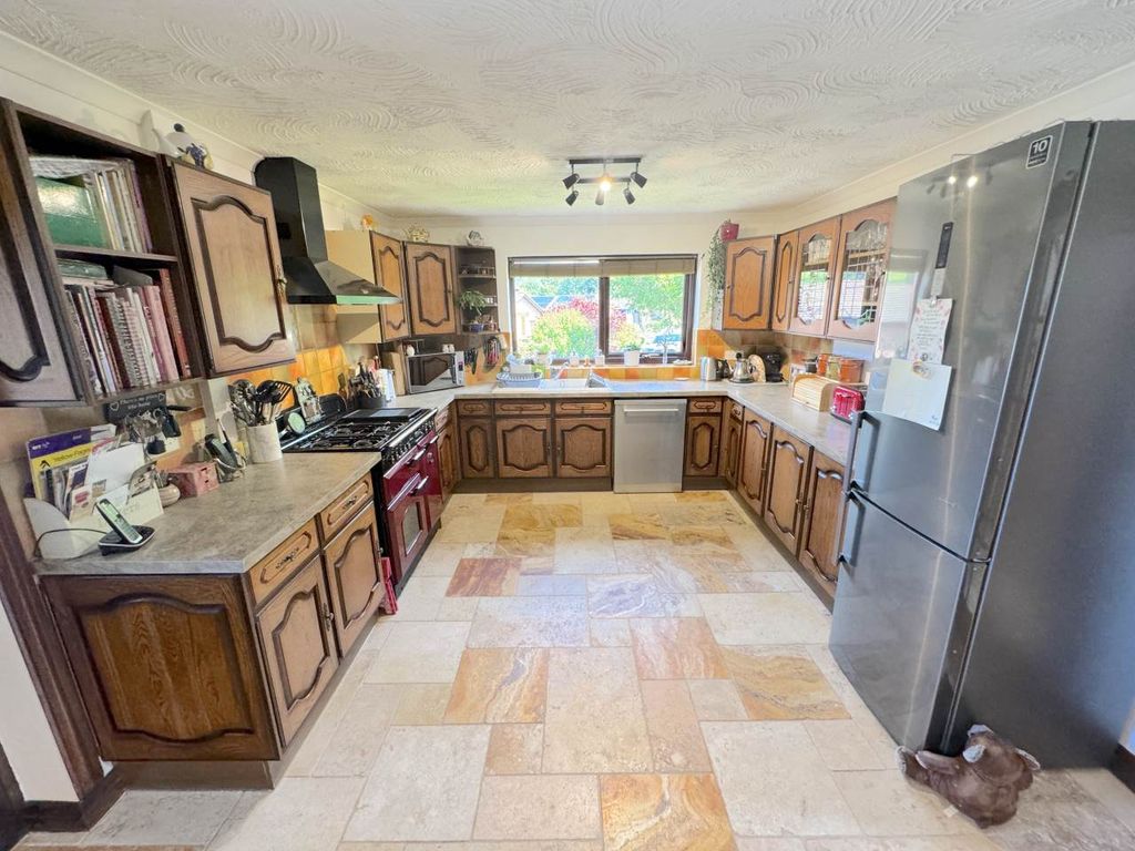Property photo 2 of 17 Kitchen