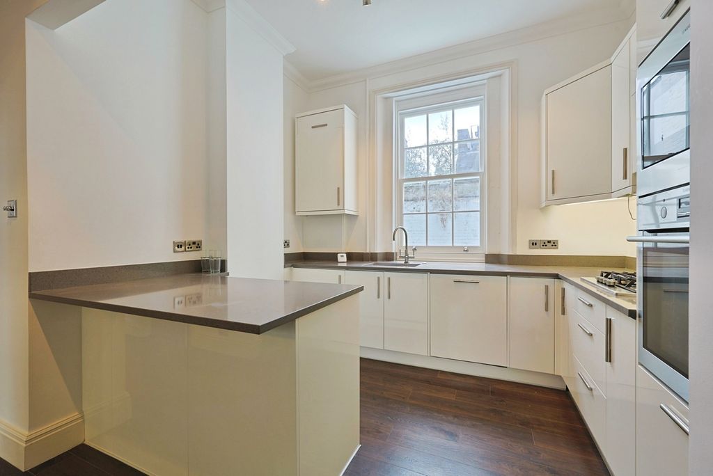 Property photo 2 of 21 Kitchen