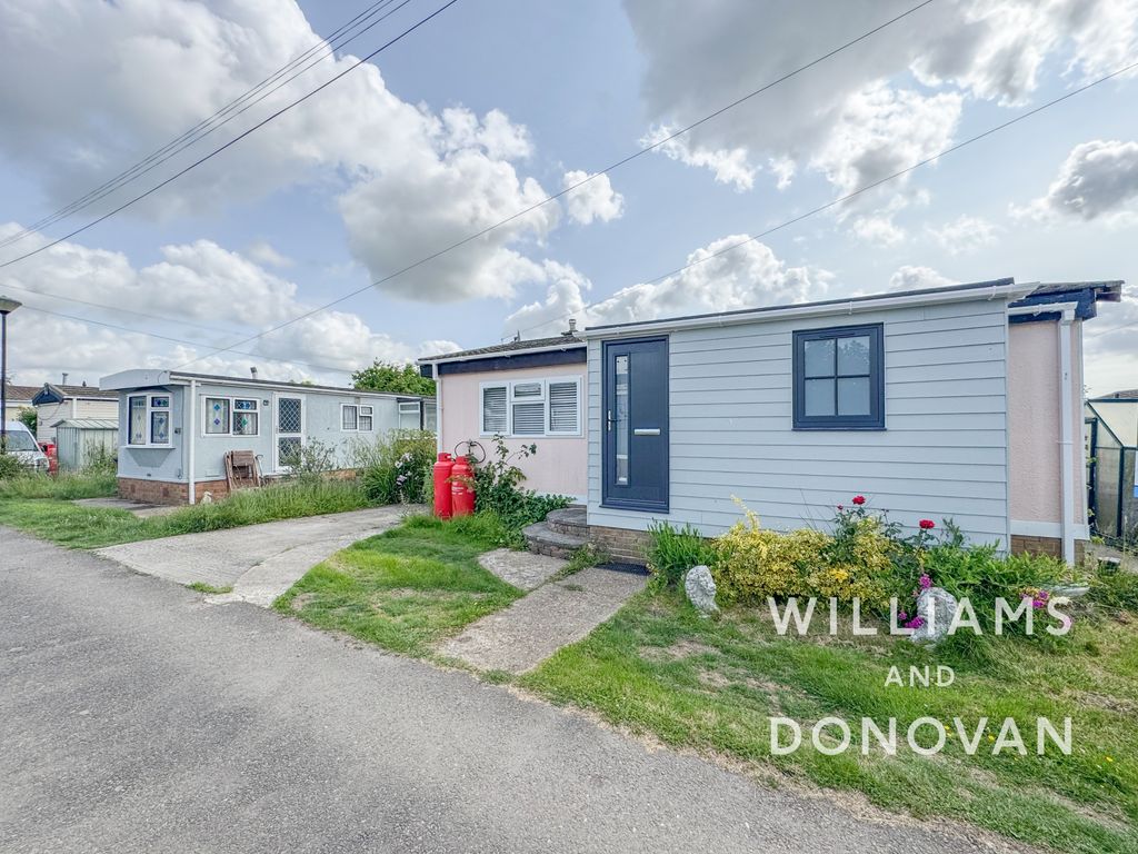 Property photo 1 of 15 Watermark