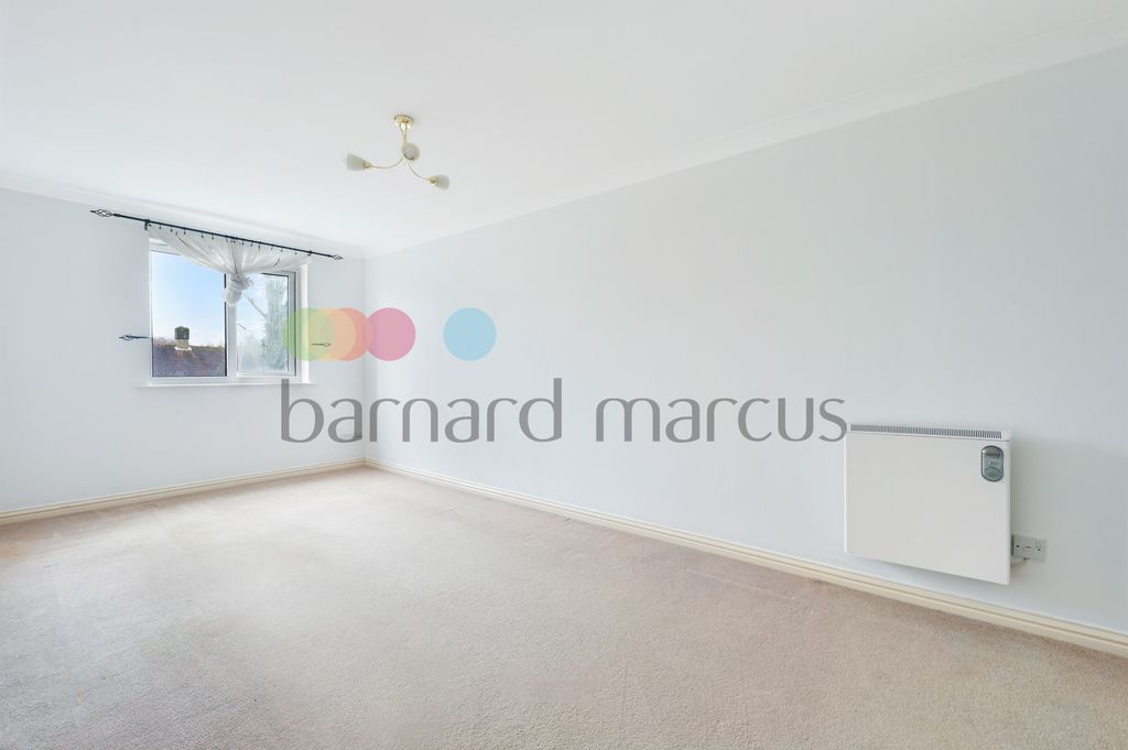 Property photo 2 of 8 Master Bedroom