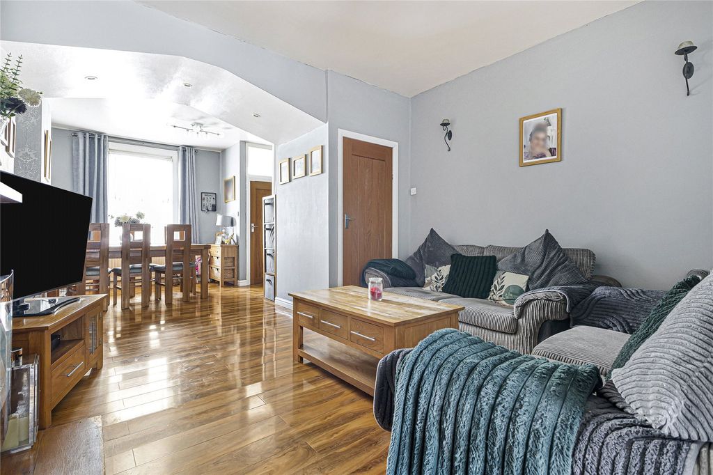 Property photo 3 of 15 Picture No. 21