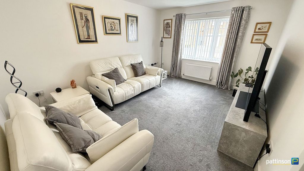 Property photo 2 of 37