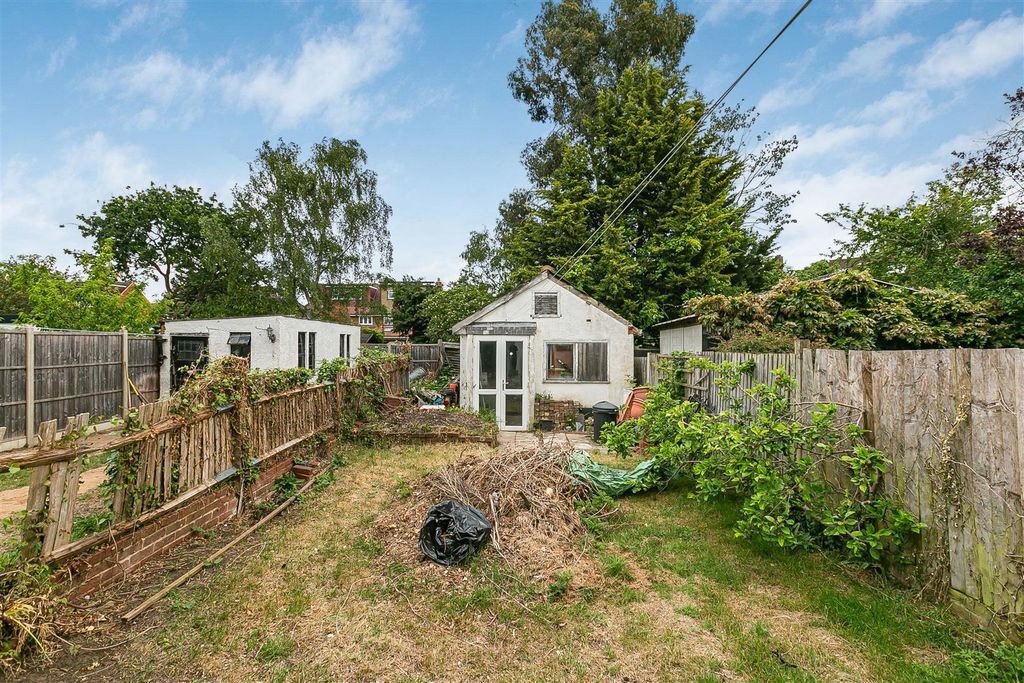 Property photo 2 of 20