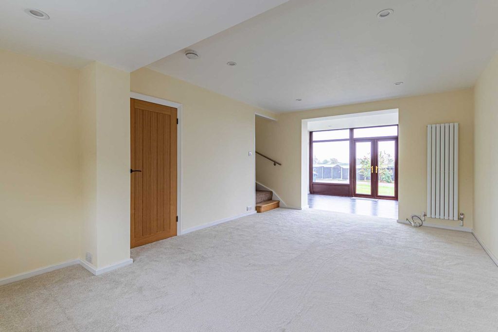 Property photo 2 of 18 Photo