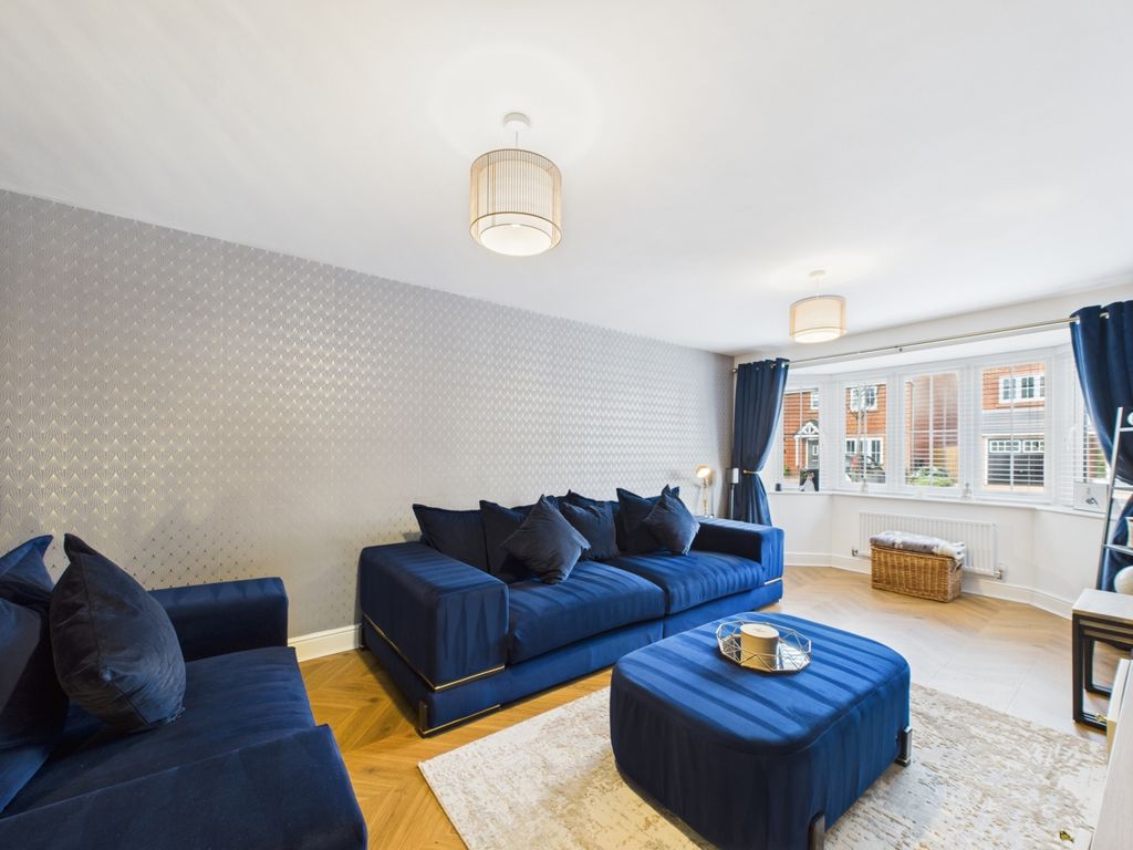 Property photo 2 of 21 Cam02386G0-Pr0166-Still026