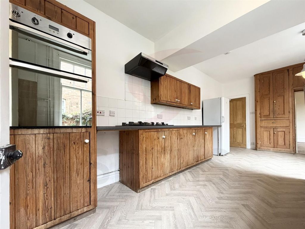 Property photo 2 of 18 Kitchen