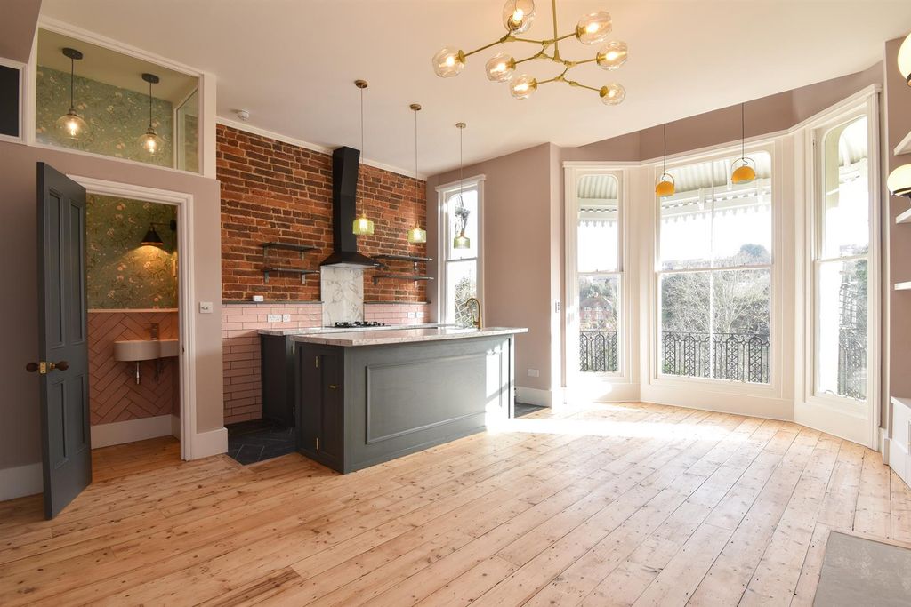 Property photo 1 of 17 Living Space