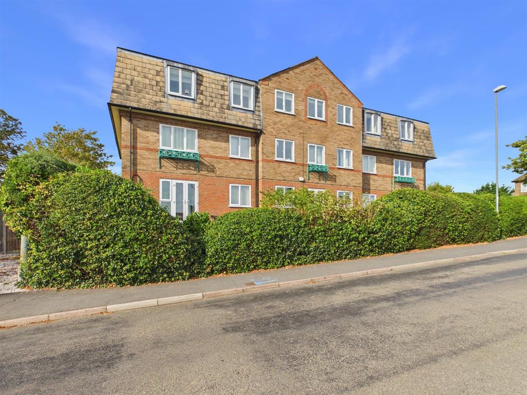 Property photo 1 of 11 Redcot Mews, Stamford